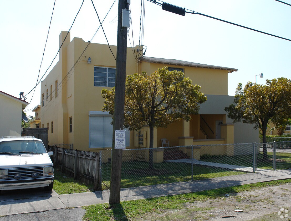 Foto del edificio - 1961 NW 24th Ct
