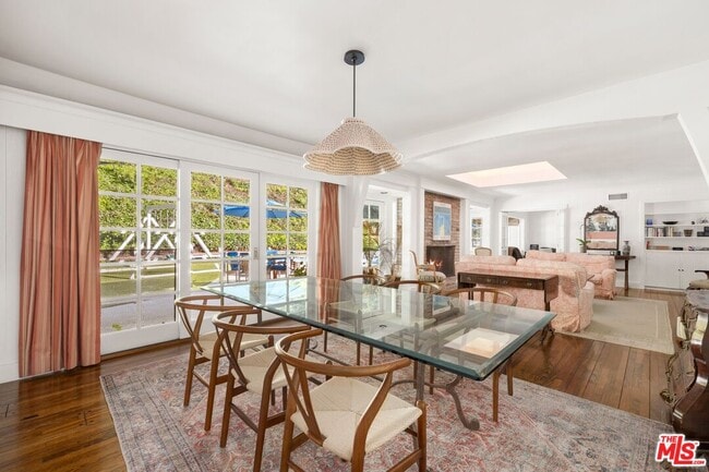 Building Photo - 1456 Roscomare Rd