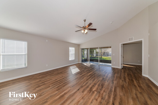 Foto del edificio - 6528 Bridgecrest Dr