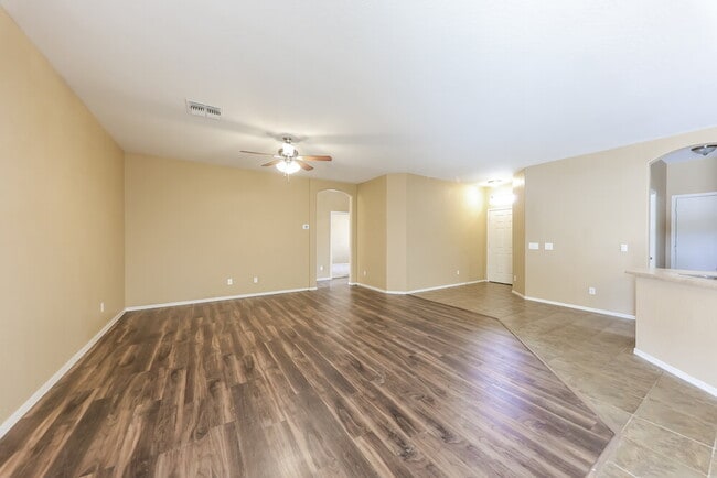 Building Photo - 15221 N 177th Dr