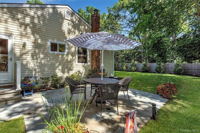 Building Photo - 38 Woodridge Rd