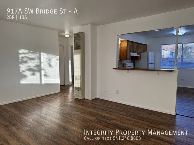 Building Photo - 917 SW Bridge St