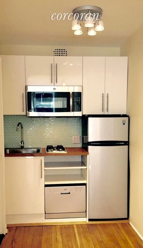 kitchen - 421 E 50th St