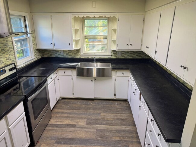 Foto del edificio - 530 Simon Ave W