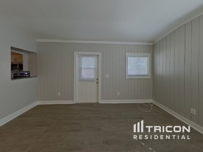 Foto del edificio - 6193 39th Ave N