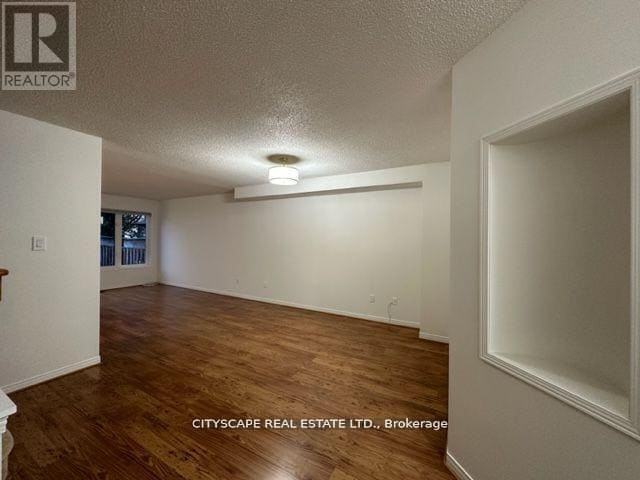 Building Photo - 7565 Black Walnut Trail