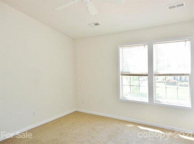 Building Photo - 4413 Eaves Ln