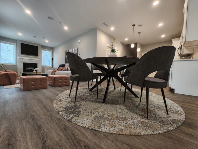 Building Photo - Stone Haven Townhomes