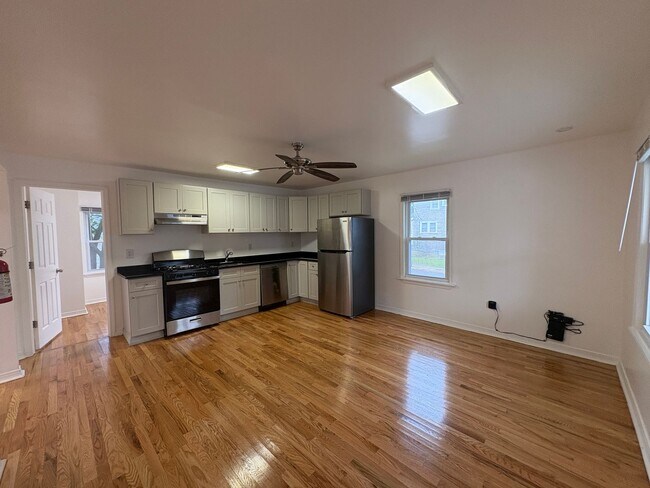 Foto del edificio - 425 Drummond Ave