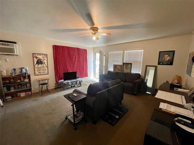 Building Photo - 4711 Bland St
