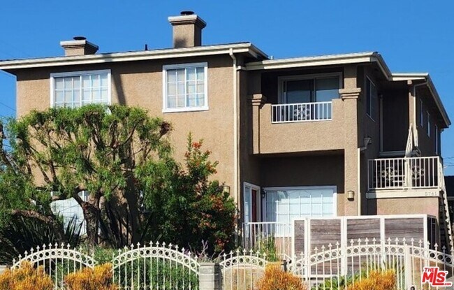 Building Photo - 5743 Keniston Ave