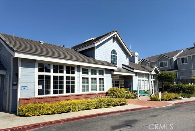 Building Photo - 2800 Plaza del Amo