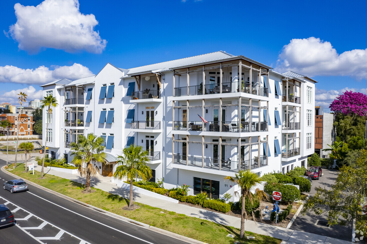 91 E Davis Blvd Tampa, FL 33606 - Cadillac Apartments