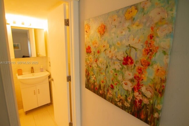 Building Photo - 753 Michigan Ave