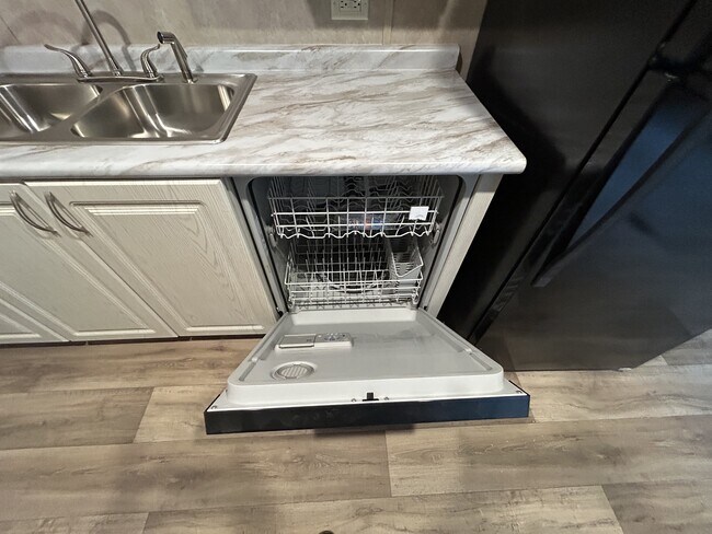 Foto del edificio - 82 Donna Ln