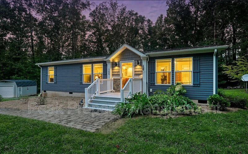 Building Photo - 104 Privacy Rd