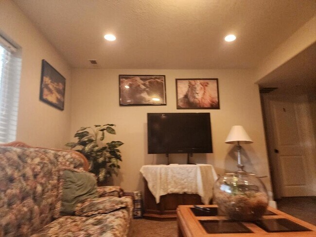 Foto del edificio - 33 W 1600 S St