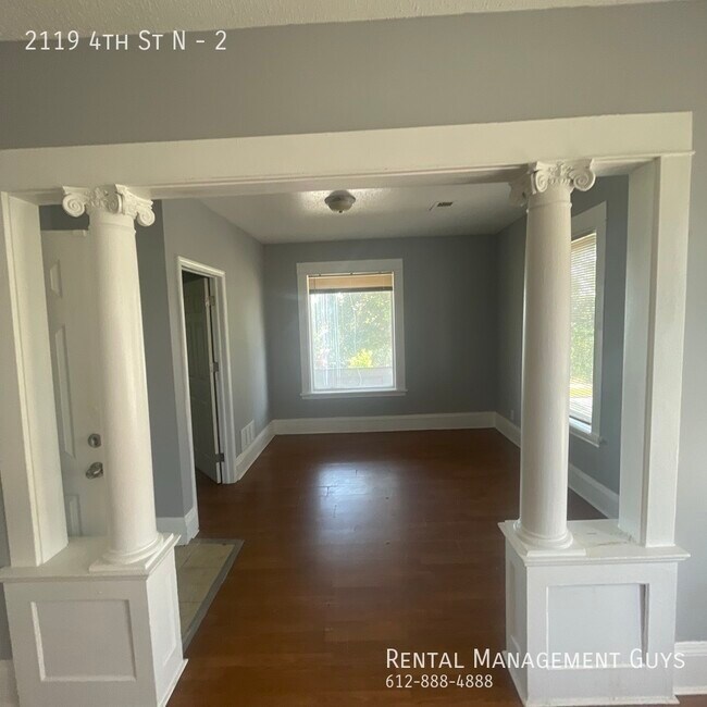 Foto del edificio - 3 Bedroom Duplex! Rent Ready! Section 8 Fr...