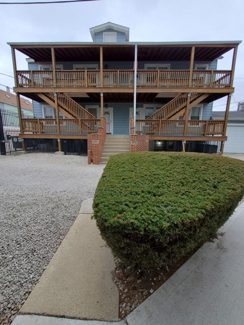 Building Photo - 3034 N Drake Ave