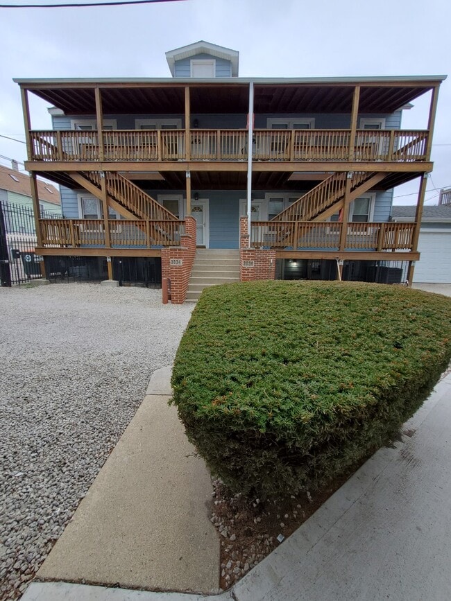 Building Photo - 3034 N Drake Ave