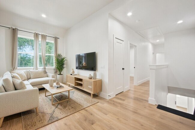 Foto del edificio - 4217 Hare St