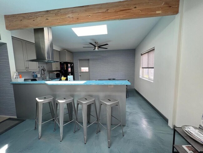 Foto del edificio - 1031 N 78th Pl