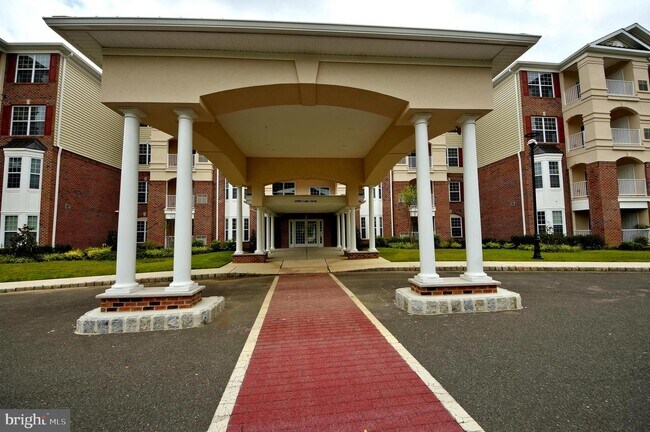 Foto del edificio - 2000 Colts Ln