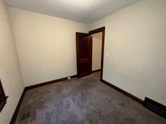 Building Photo - 1553 Winton Ave