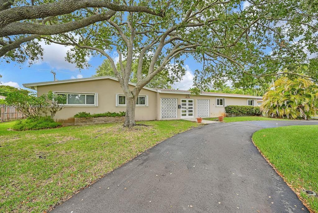 Primary Photo - 8240 SW 141st St