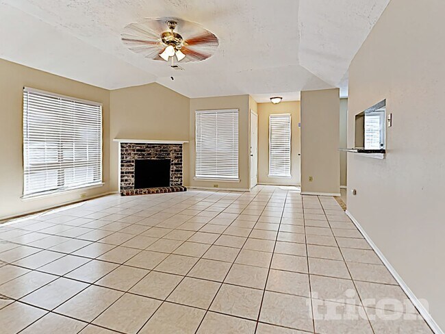 Foto del edificio - 6922 Clee Ln