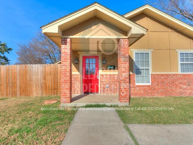 Building Photo - HALF OFF 1ST MONTHS RENT! Updated Norman 3...