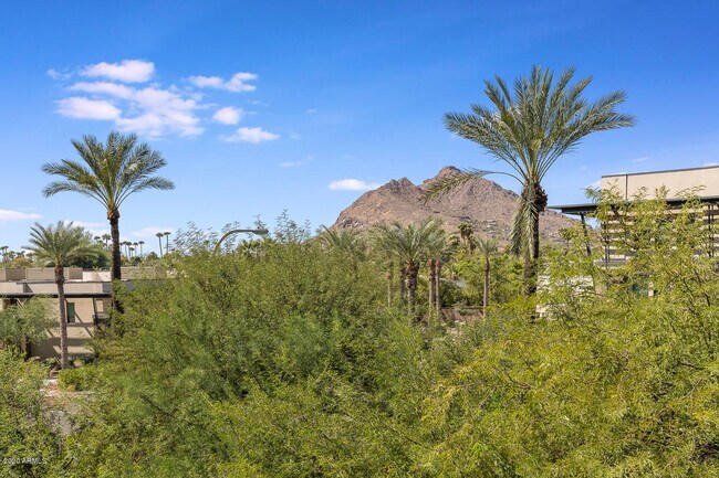 Building Photo - 7121 E Rancho Vista Dr