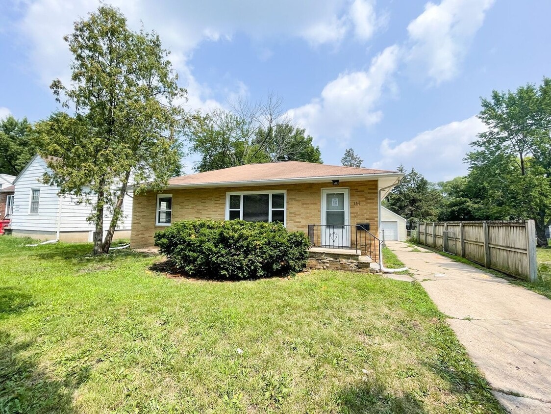 Primary Photo - 3 Bedroom House for Rent!