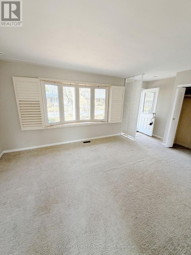 Building Photo - 711 Algoma Ave