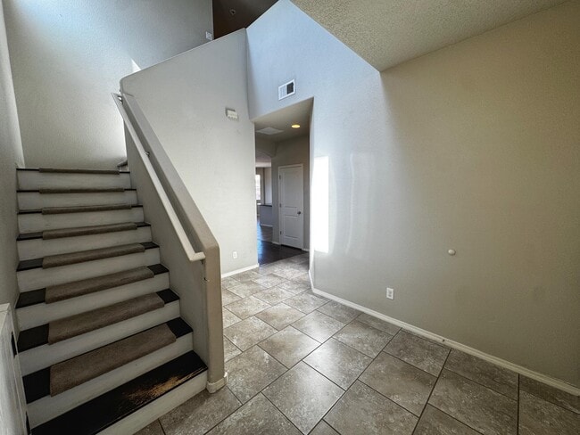 Foto del edificio - 8901 Eagle Hills Dr NW