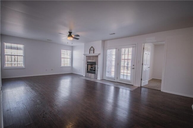 Building Photo - 1560 N Porter Rd