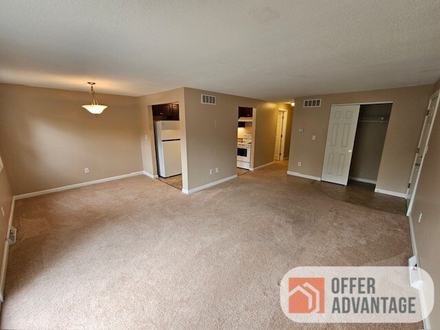 Foto del edificio - 137 Creekside Dr