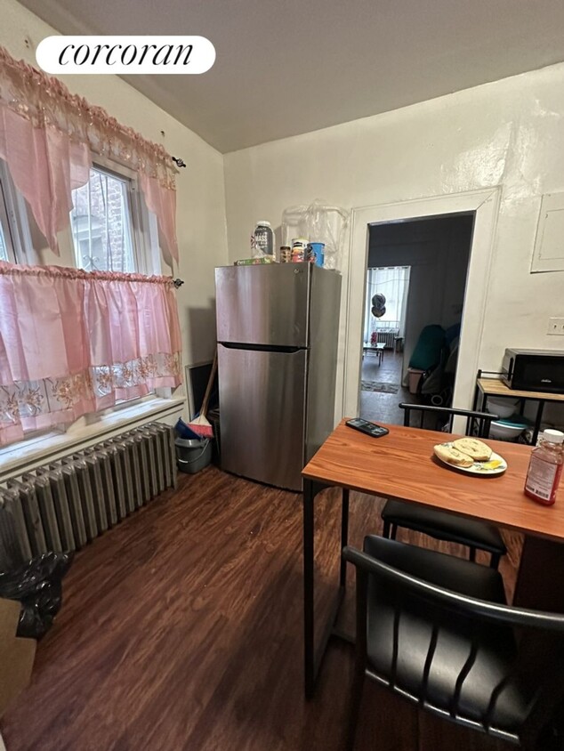 Foto del edificio - 891 Livonia Ave