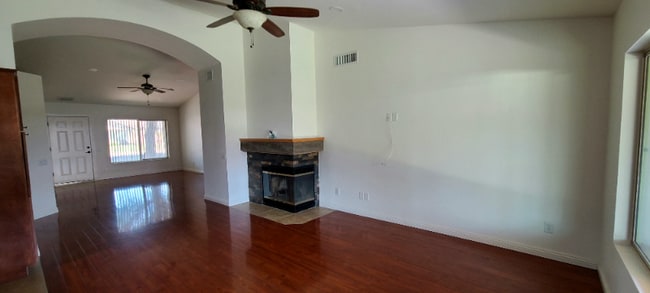 Building Photo - 8409 W Dreyfus Dr