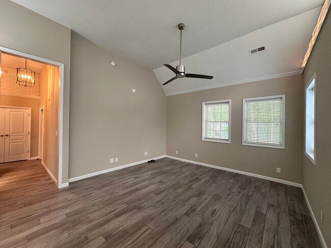 Foto del edificio - Exclusively Offered by Muse Realty Rentals...