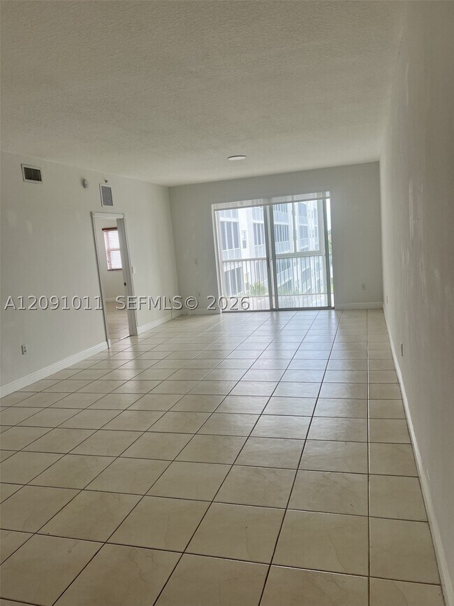 Foto del edificio - 10750 NW 66th St