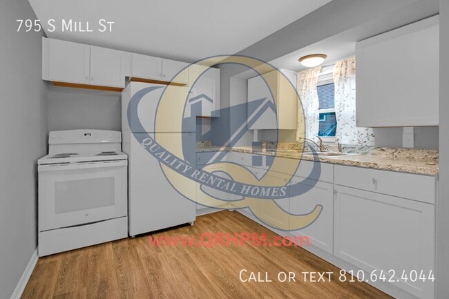 Building Photo - Available Now!  Located in downtown Clio, ...