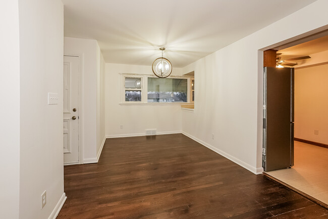 Foto del edificio - 2674 Algonquin Dr