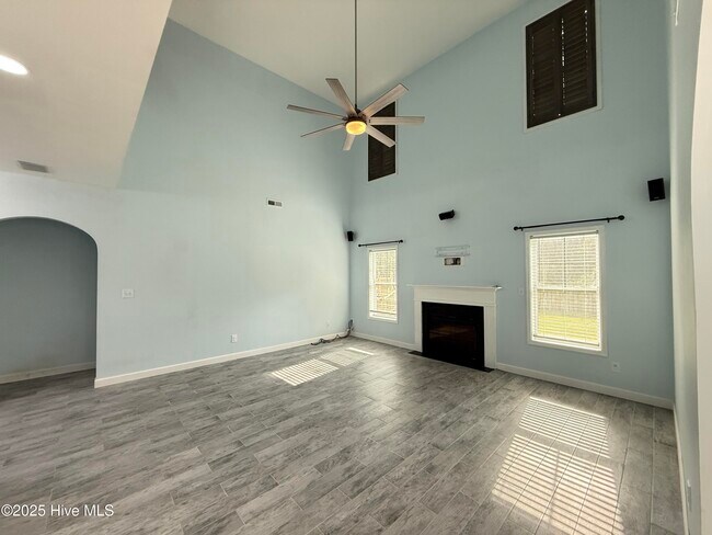 Foto del edificio - 231 Southwoods Ln