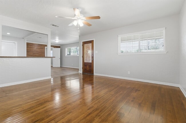 Building Photo - 9523 Bundy Ln