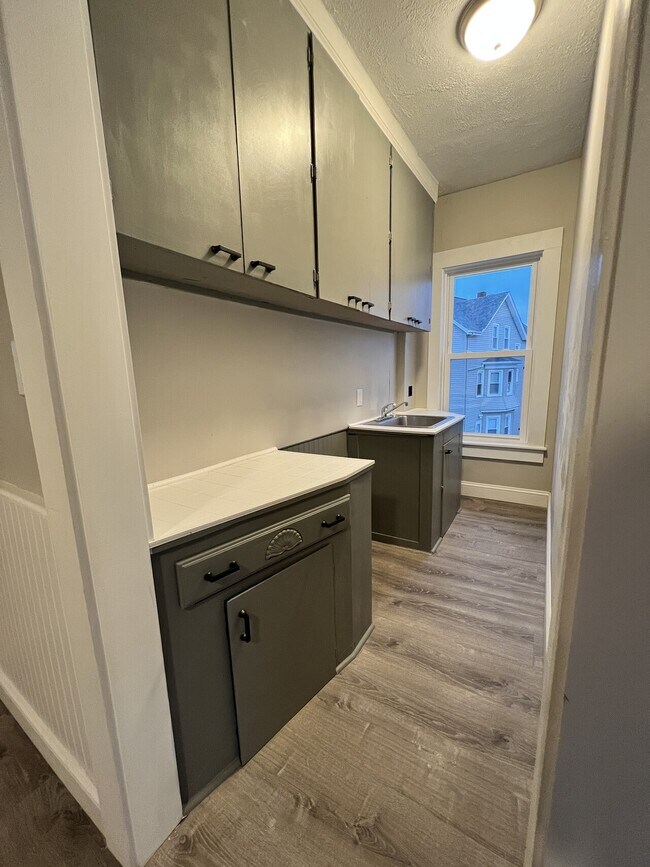 Foto del edificio - 196 Irving st