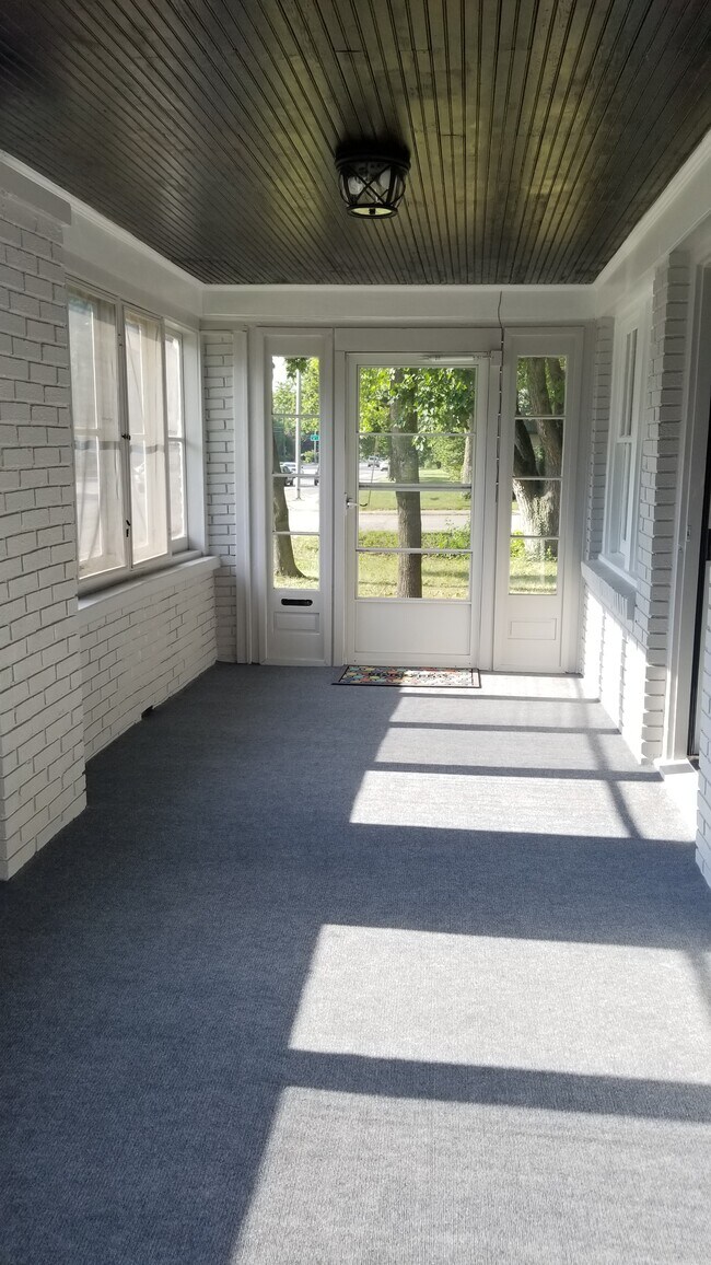Foto del edificio - 5721 N Keystone Ave