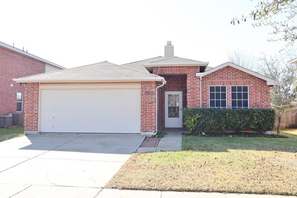 1916 Riverchase Ln, Justin, TX 76247 House Rental in Justin, TX