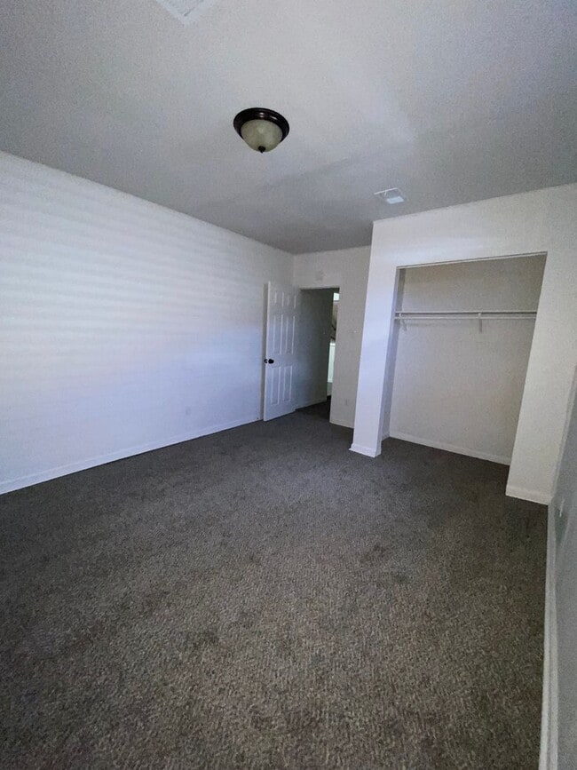 Building Photo - LIMITED TIME***1/2 OFF DEPOSIT**