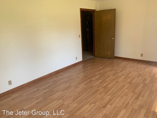 Building Photo - 2 br, 1 bath House - 700 3RD ST.